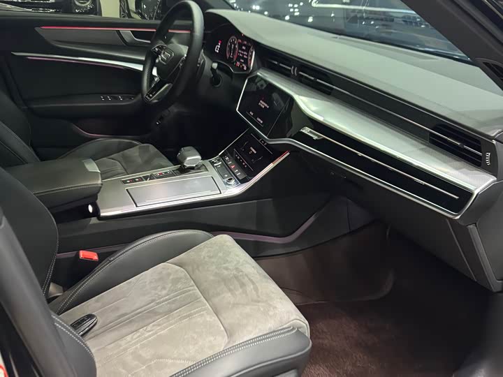 Фото 7 - Audi A6L