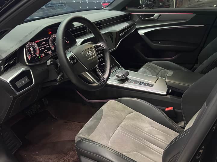 Фото 9 - Audi A6L