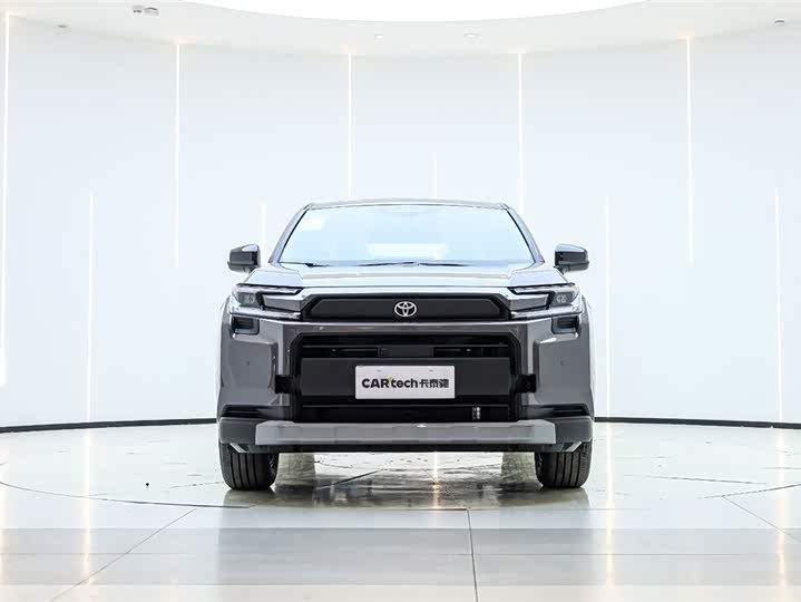 Фото 6 - Toyota RAV4