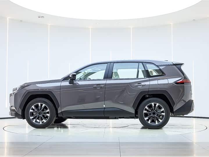 Фото 7 - Toyota RAV4