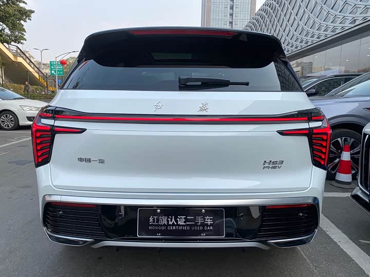 Фото 4 - Hongqi HS3 Hybrid