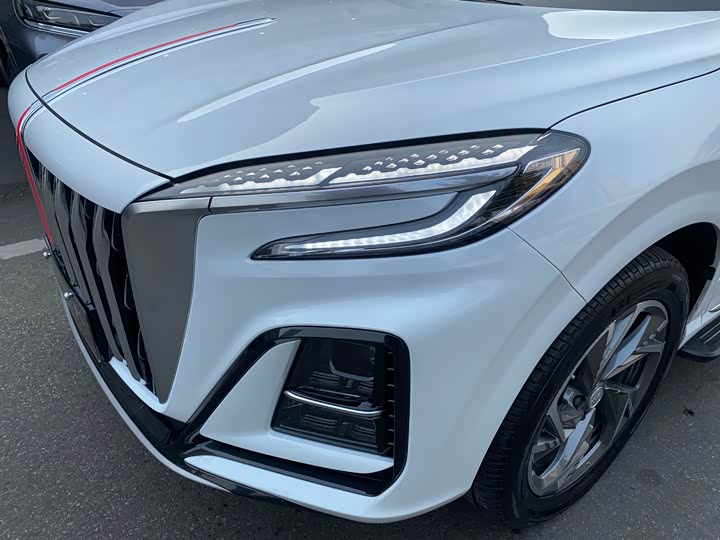 Фото 6 - Hongqi HS3 Hybrid