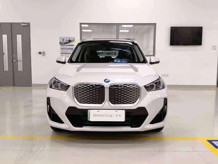 Фото 2 - BMW iX1
