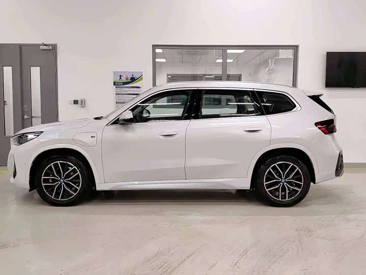 Фото 4 - BMW iX1