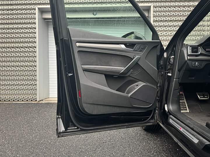 Фото 9 - Audi Q5L Sportback