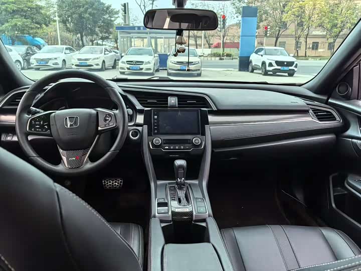 Фото 7 - Honda Civic