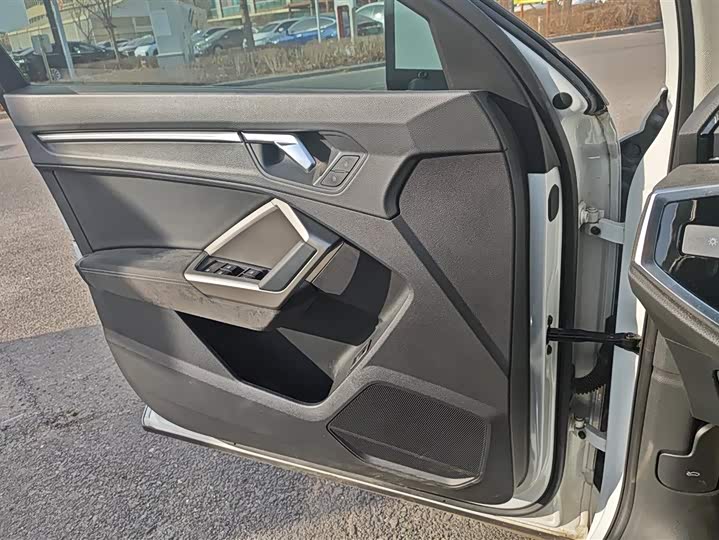 Фото 7 - Audi Q3