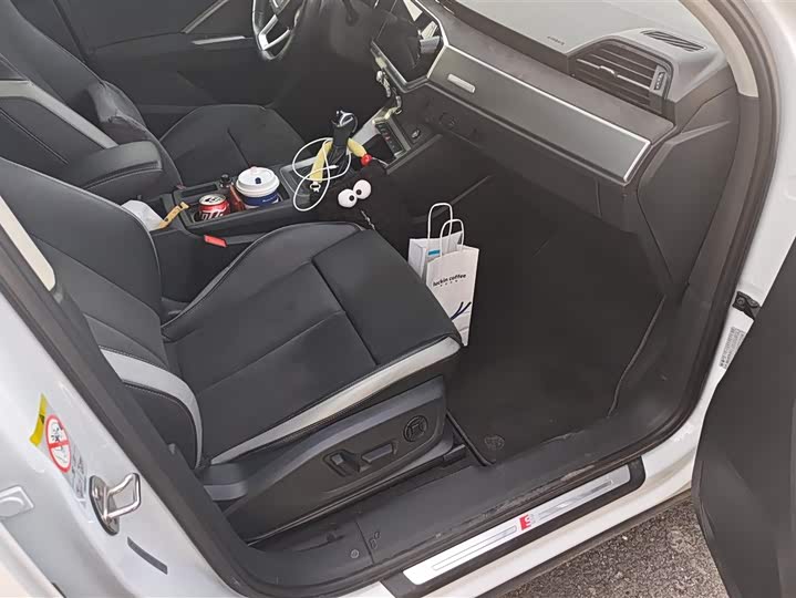 Фото 8 - Audi Q3