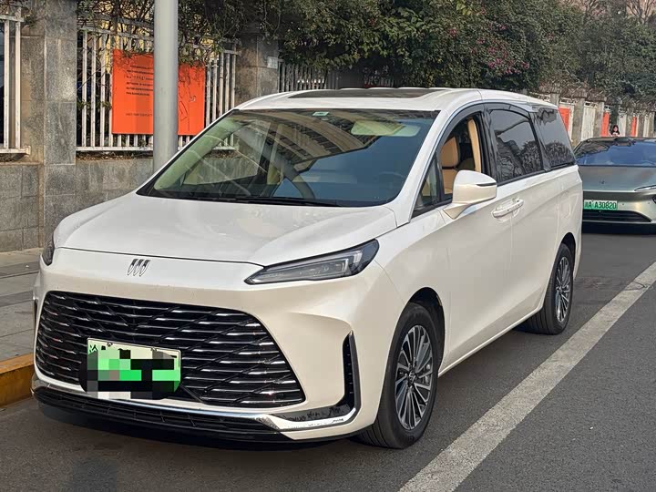 Фото 1 - Buick GL8 Hybrid