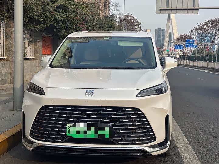 Фото 2 - Buick GL8 Hybrid