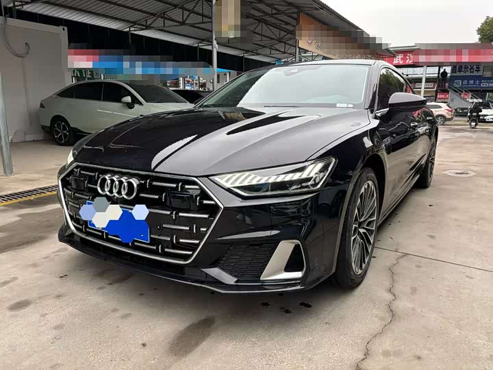 Фото 1 - Audi A7L