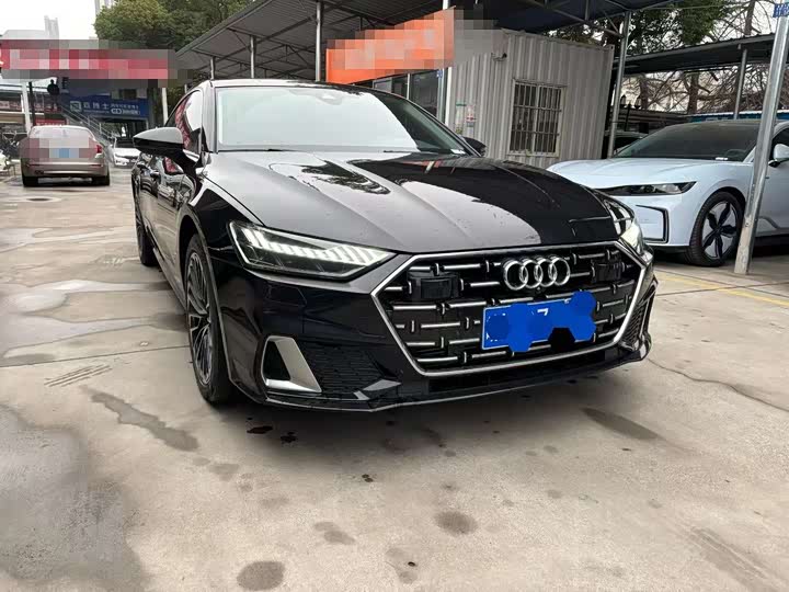Фото 3 - Audi A7L