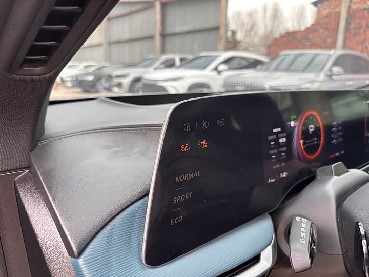 Фото 7 - MG Motor 7