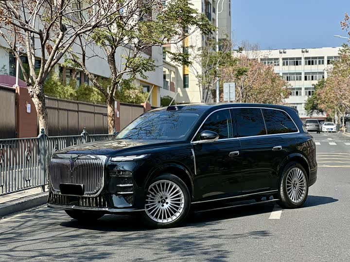 Фото 1 - Voyah Taishan