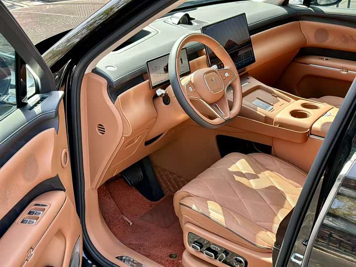 Фото 4 - Voyah Taishan