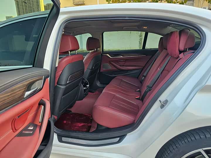 Фото 6 - BMW 5 Series