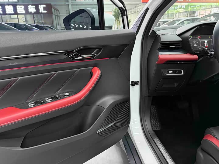 Фото 9 - Geely Emgrand GS