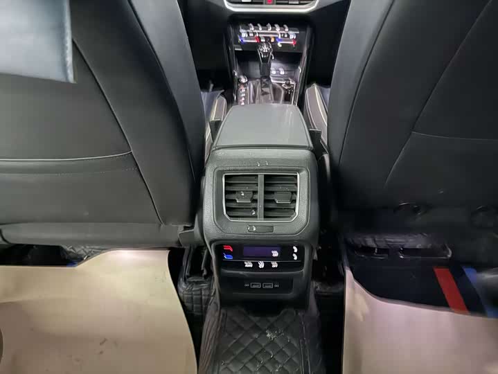 Фото 8 - Volkswagen Tayron