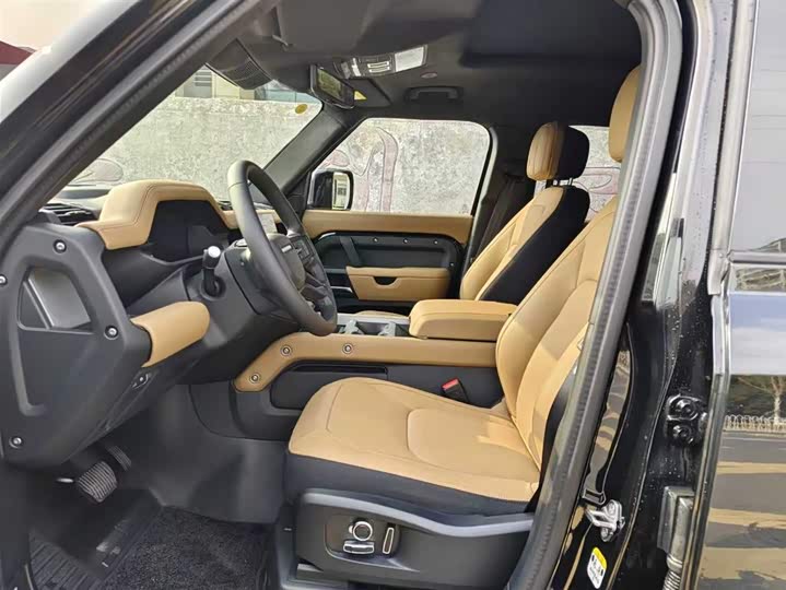 Фото 8 - Land Rover Defender