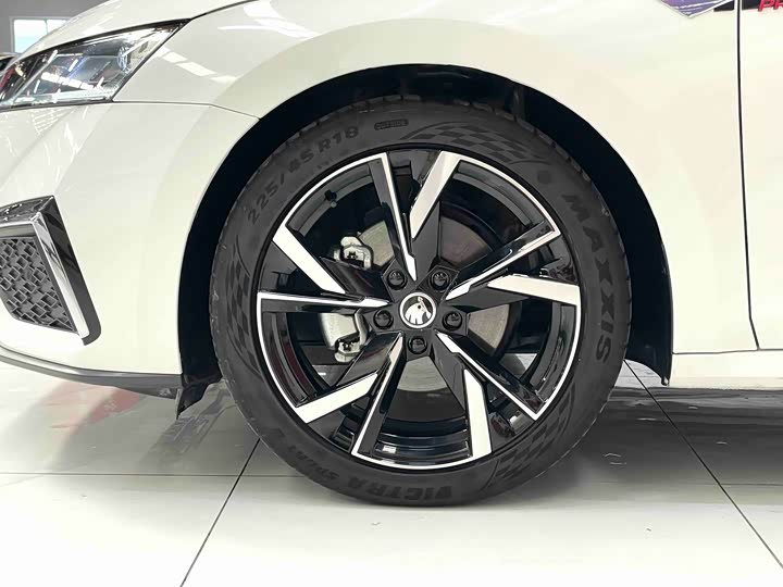 Фото 9 - Skoda Octavia Pro