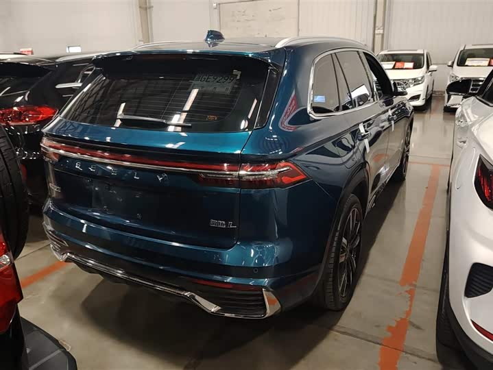 Фото 3 - Geely Monjaro