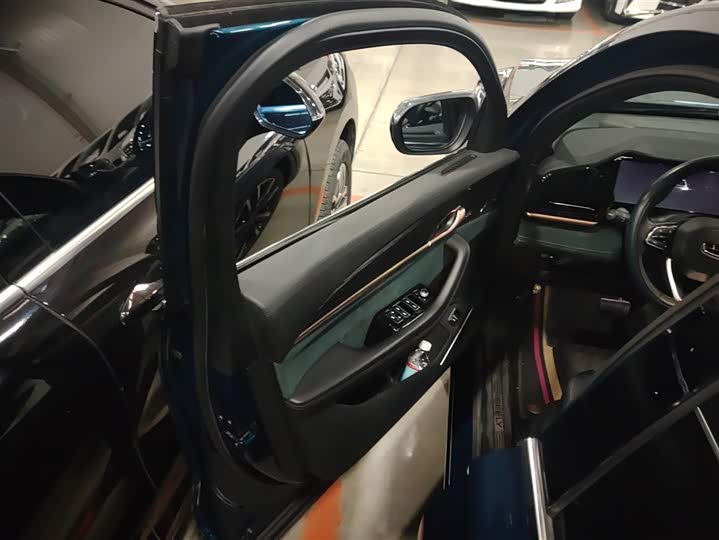 Фото 7 - Geely Monjaro