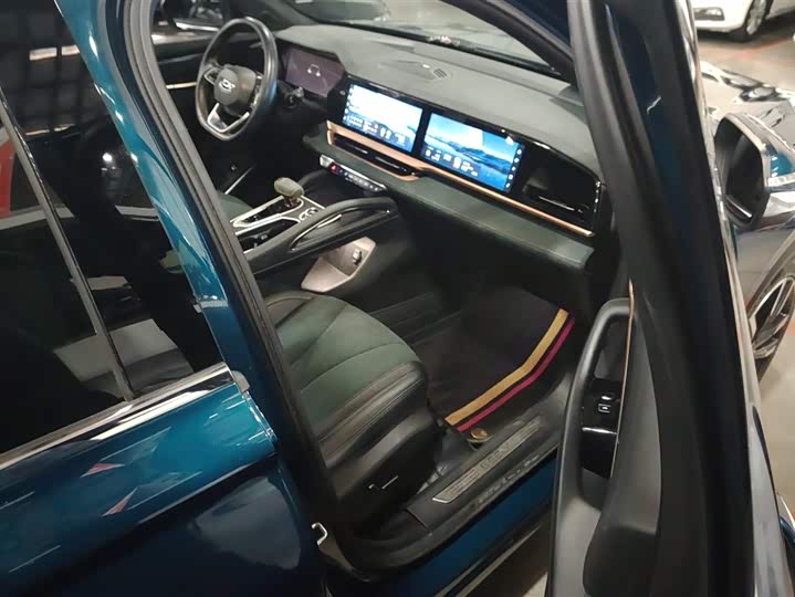 Фото 8 - Geely Monjaro