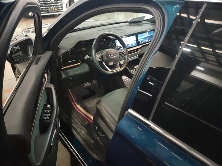 Фото 9 - Geely Monjaro