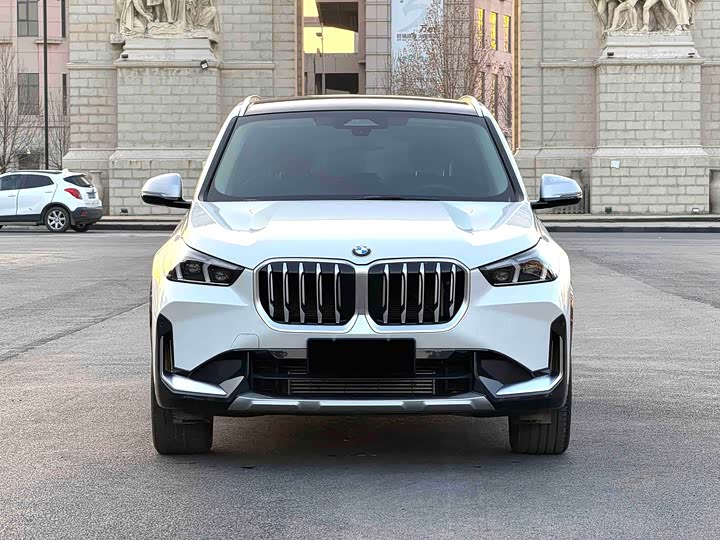 Фото 2 - BMW X1