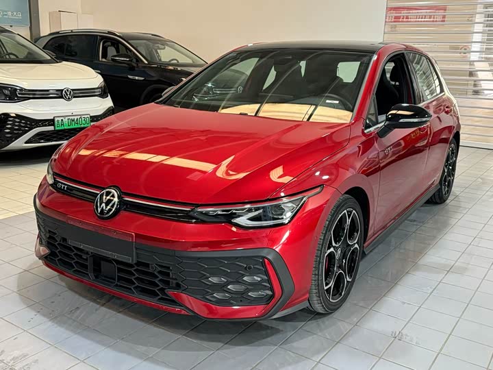 Фото 1 - Volkswagen Golf GTI