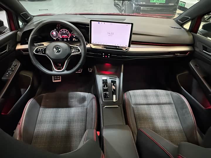 Фото 5 - Volkswagen Golf GTI