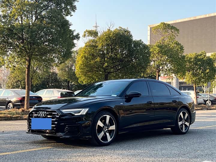 Фото 1 - Audi A6L