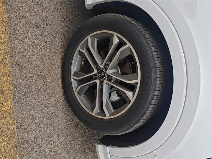 Фото 6 - Audi Q3