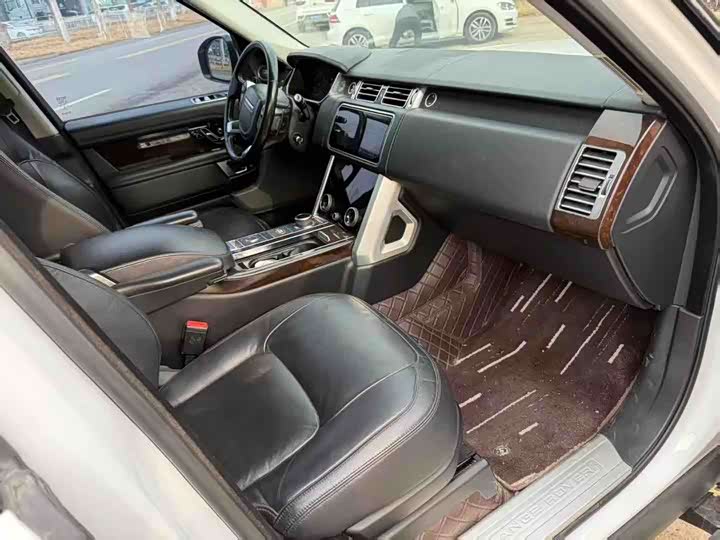 Photo 5 - Land Rover Range Rover