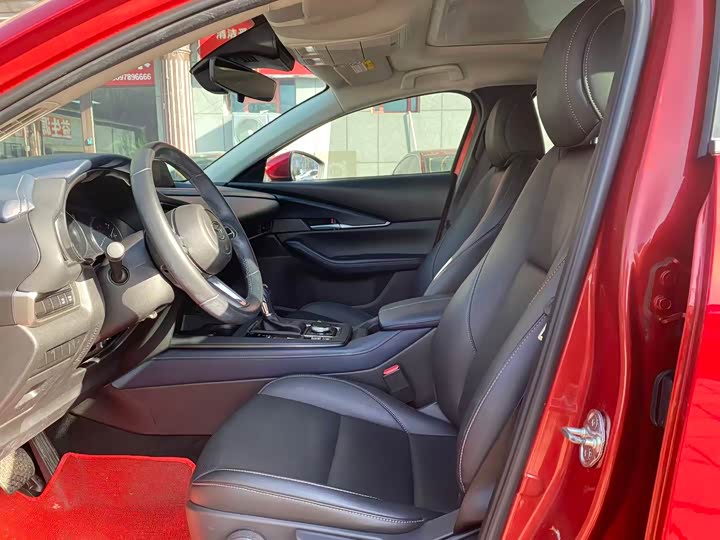 Фото 7 - Mazda CX-30