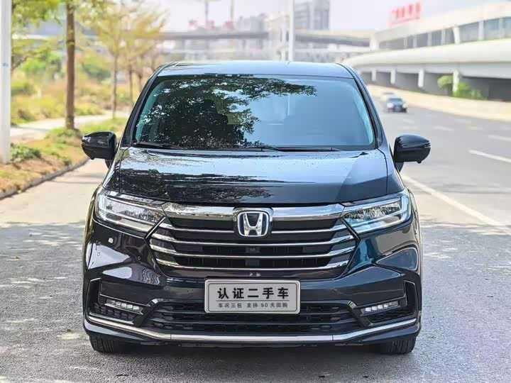 Фото 2 - Honda Odyssey