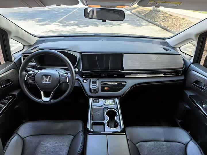 Фото 6 - Honda Odyssey