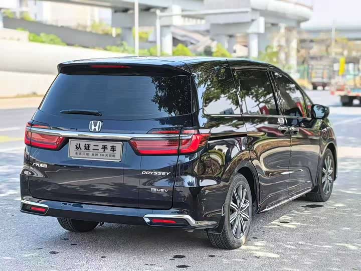 Фото 7 - Honda Odyssey