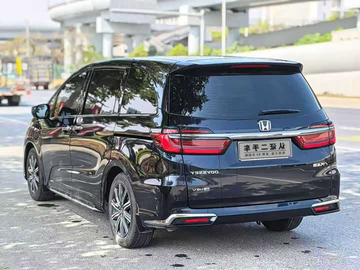 Фото 9 - Honda Odyssey