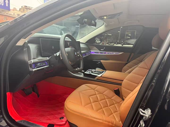 Фото 5 - BMW 7 Series