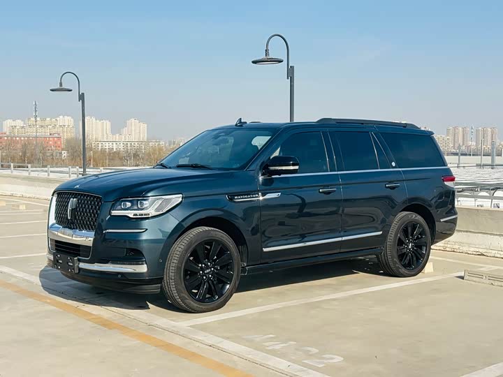 Фото 1 - Lincoln Navigator