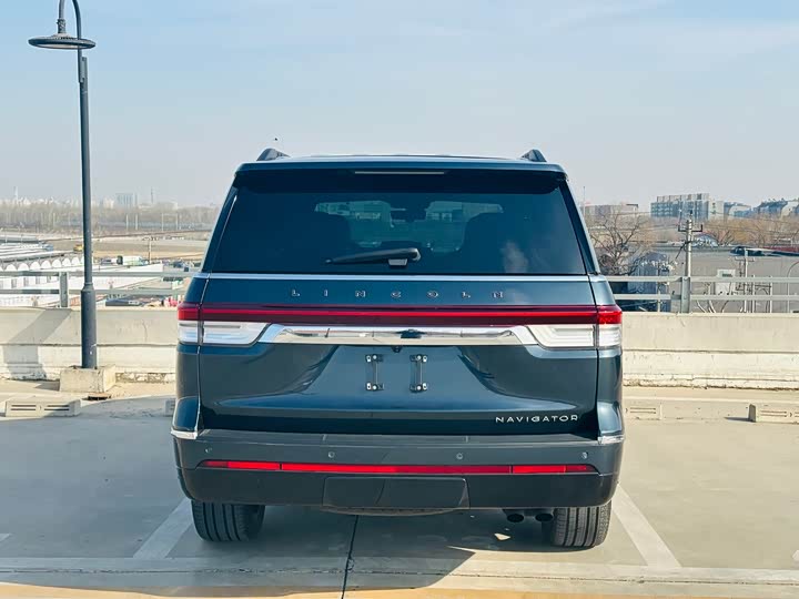 Фото 5 - Lincoln Navigator