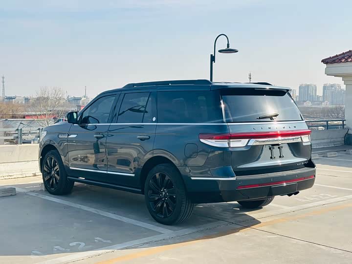 Фото 6 - Lincoln Navigator