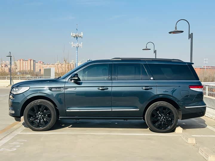 Фото 7 - Lincoln Navigator