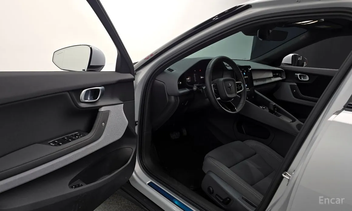 Фото 11 - Polestar 2