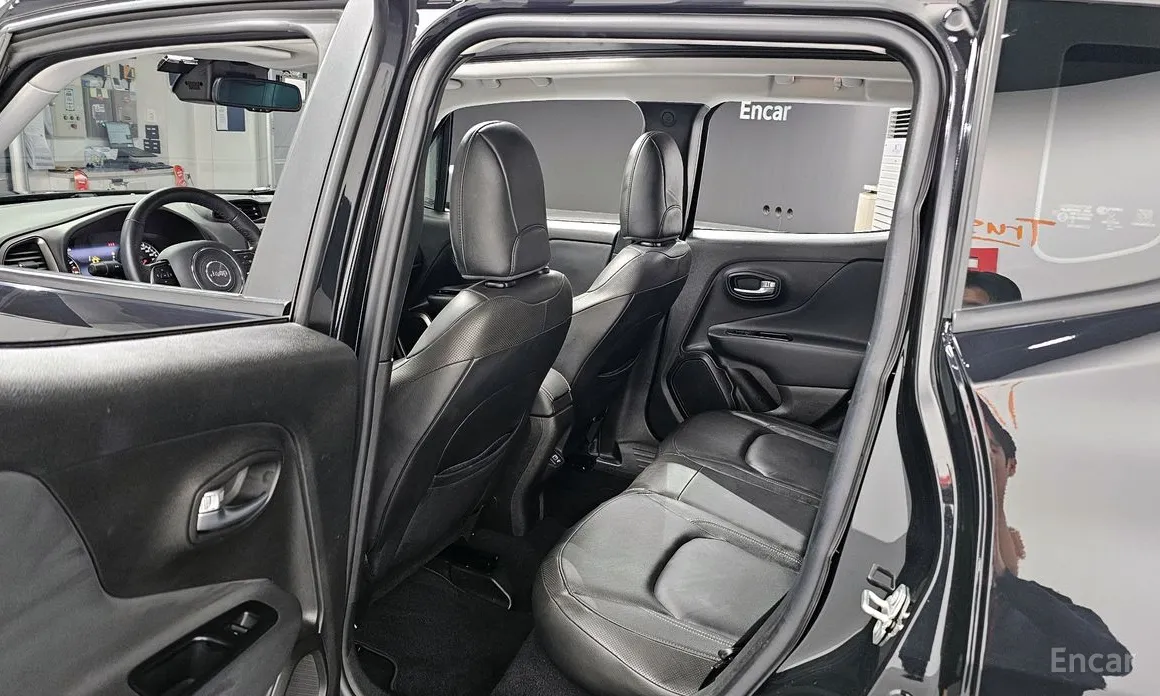 Фото 11 - Jeep Renegade