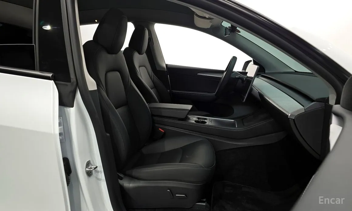 Фото 10 - Tesla Model Y