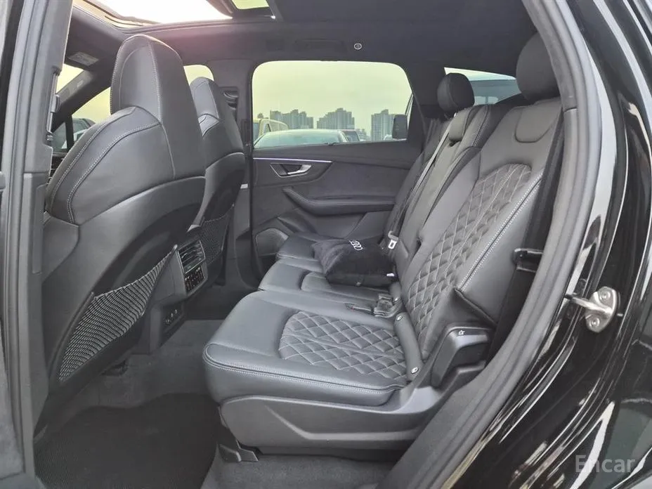 Фото 12 - Audi SQ7