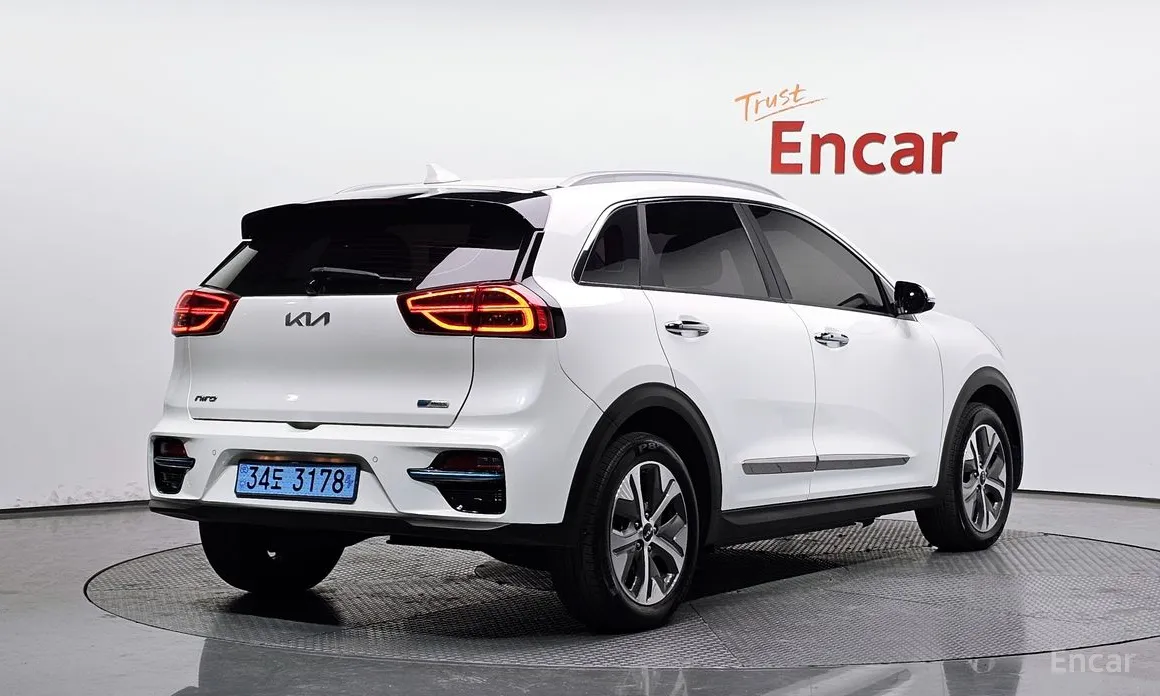 Фото 2 - Kia Niro