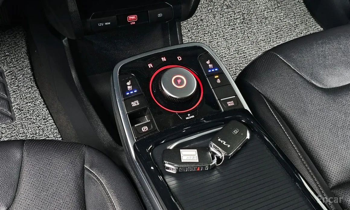 Фото 9 - Kia Niro